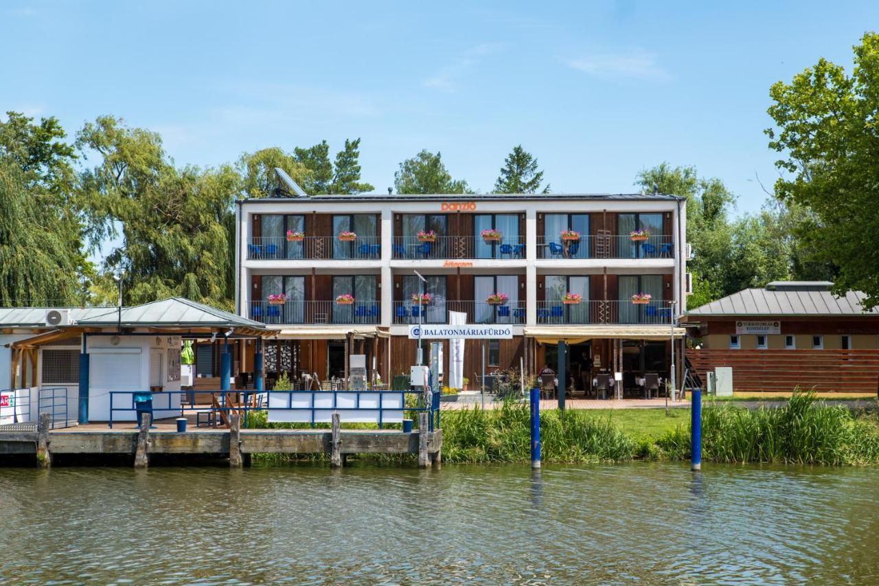 Port Etterem&Panzio Bed & Breakfast Balatonmariafurdo Exterior photo