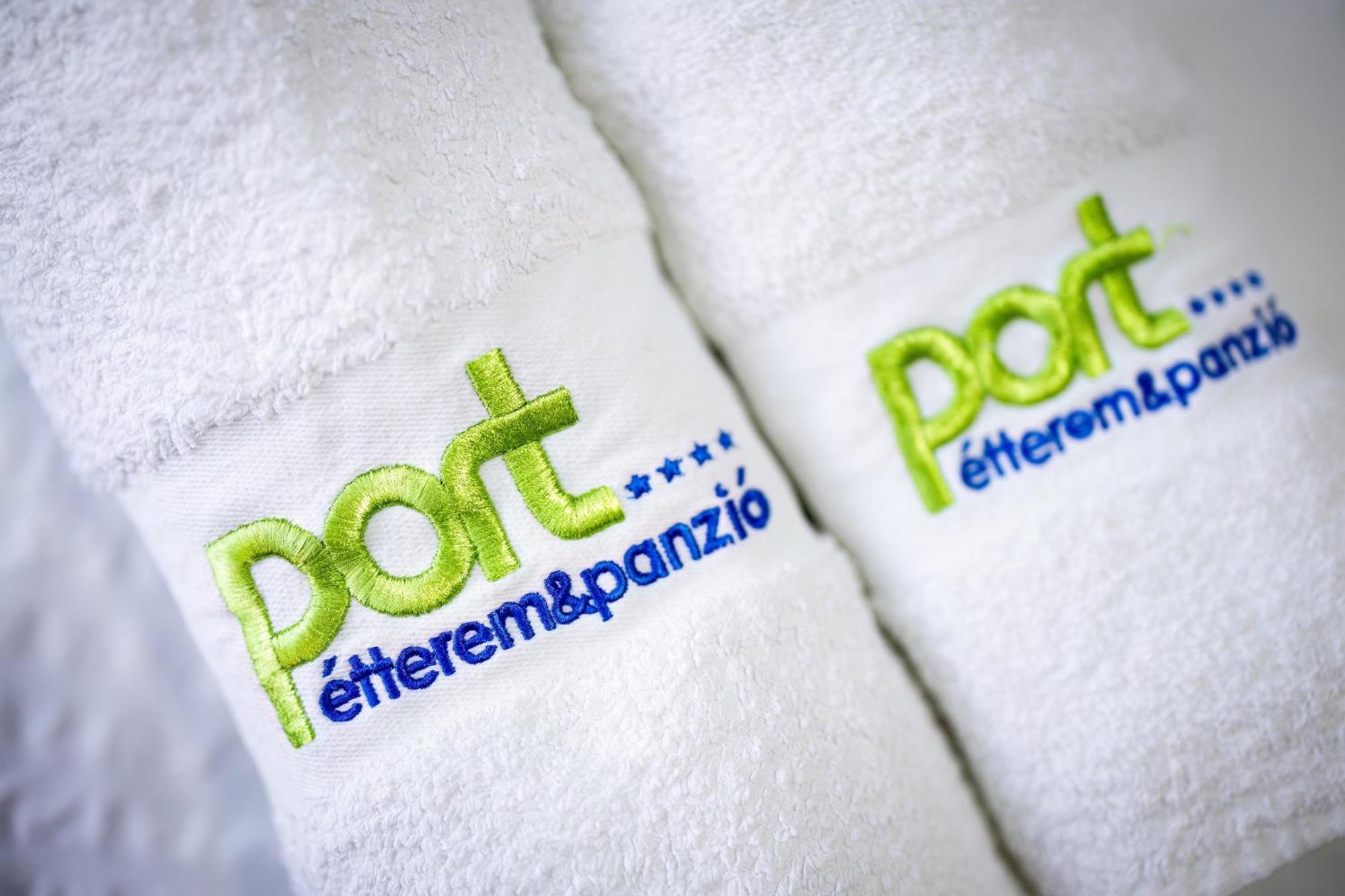 Port Etterem&Panzio Bed & Breakfast Balatonmariafurdo Exterior photo